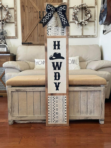 Howdy Wood Painted Porch Leaner