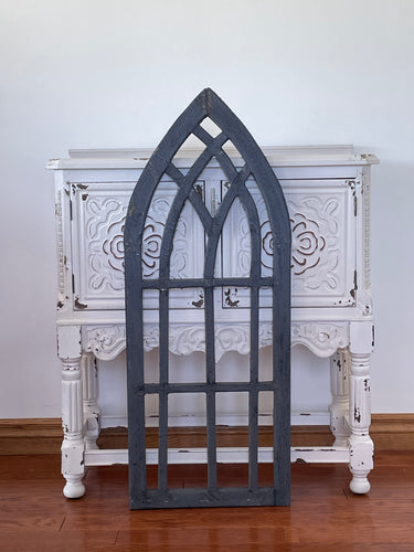 Rustic Farmhouse Wood Cathedral Arch