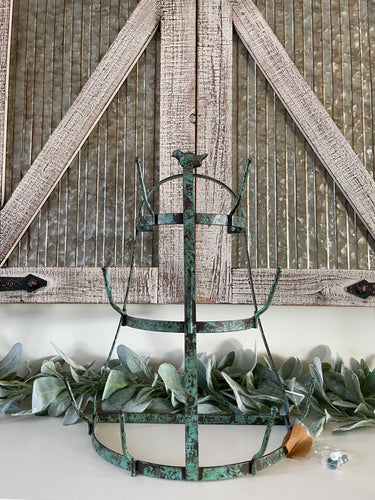 Metal mug holder