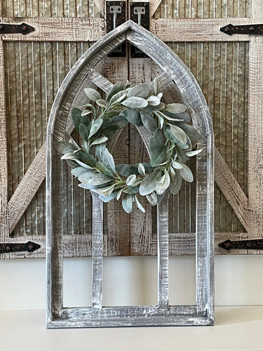 Distressed Open Arch Wood Wall Decor Including Wreath